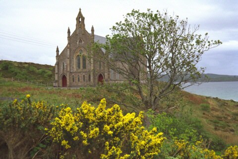 Schottland, Westkste, Kirche, Ginster